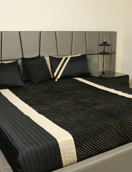 Black Golden Line Velvet Febric - Velvet And Silk